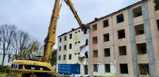 Curage, désamiantage et déconstruction de 550 logements